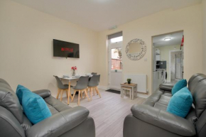 Stylish 3Bed Haven - Free Parking, WiFi, Coventry City Centre